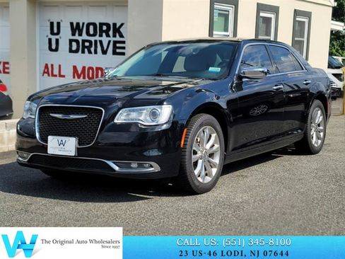 Used 2018 Chrysler 300 Limited image 3