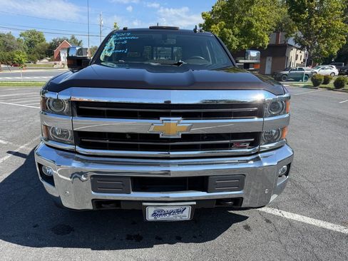 Used 2019 Chevrolet Silverado 2500 LTZ w/ Vortec Plus Package AWD/4WD image 3