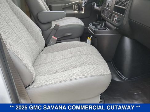 New 2025 GMC Savana 4500 w/ Power Convenience Package RWD image 18