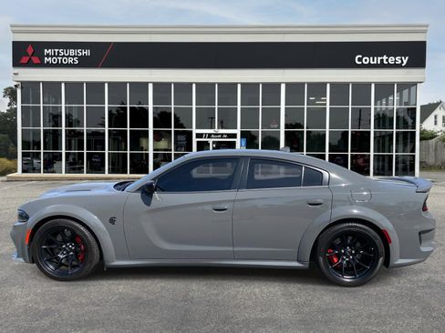 Used 2023 Dodge Charger SRT Hellcat w/ Harman/Kardon Audio Group image 2