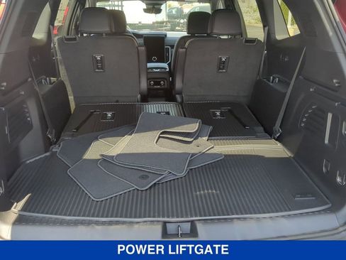 New 2026 GMC Acadia Elevation w/ Elevation Premium Package AWD/4WD image 5