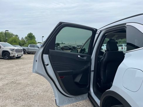 Used 2025 Ford Escape Platinum AWD/4WD image 27