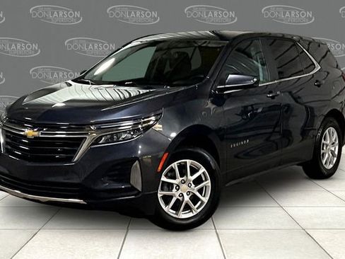 Used 2023 Chevrolet Equinox LT image 3
