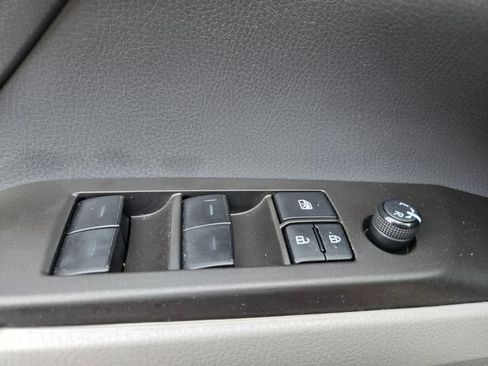 Used 2022 Toyota Camry LE FWD image 31