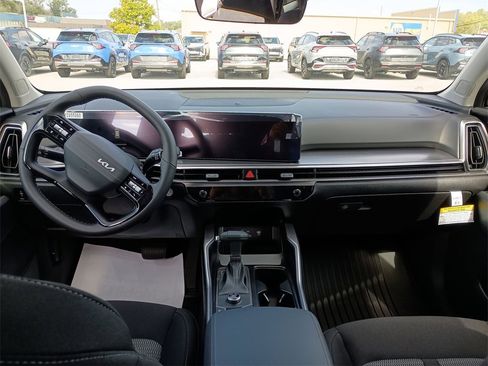 New 2026 Kia Sorento LX image 10
