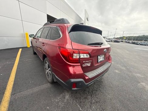 Used 2019 Subaru Outback 2.5i Limited AWD/4WD image 5