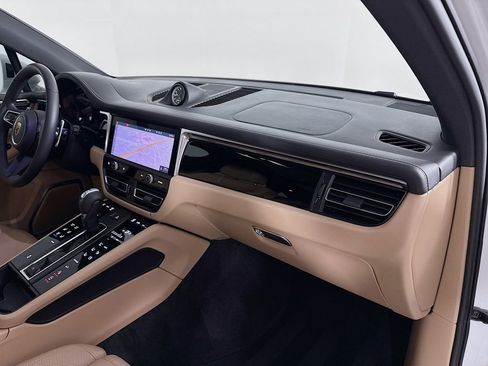Used 2023 Porsche Macan image 31