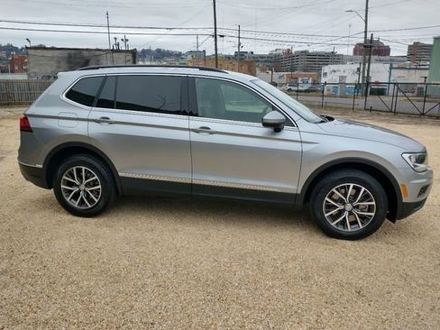 Used 2020 Volkswagen Tiguan SE image 16