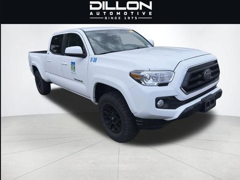 Used 2020 Toyota Tacoma SR5 AWD/4WD image 11