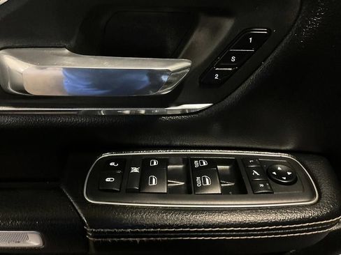Used 2019 RAM 1500 Laramie AWD/4WD image 30