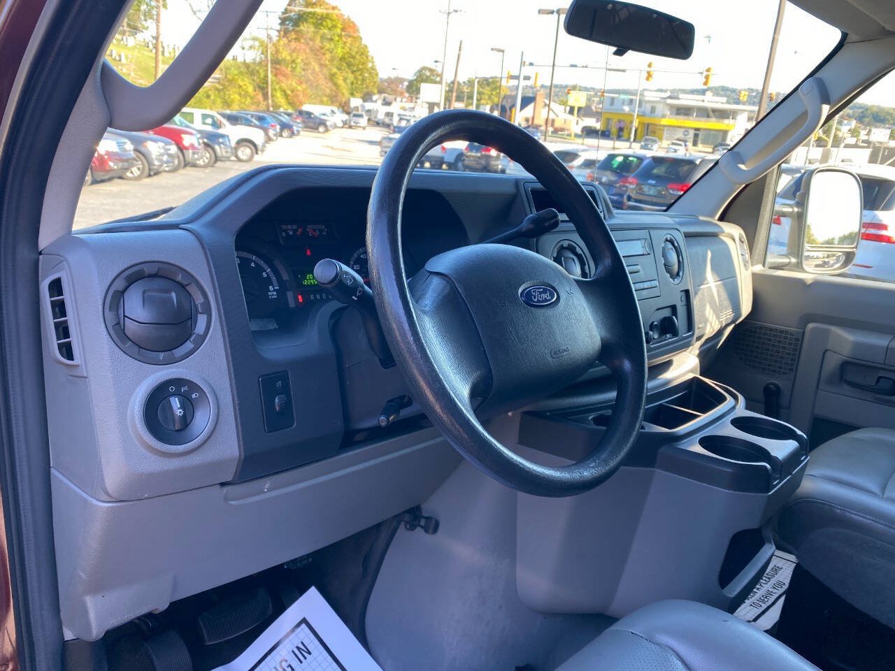 Used 2009 Ford E-350 and Econoline 350 Super Duty RWD image 10