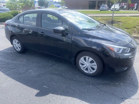 Used 2023 Nissan Versa S FWD image 12