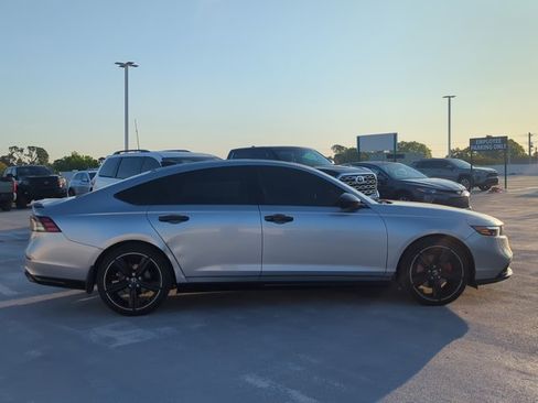 Used 2025 Honda Accord Sport image 4