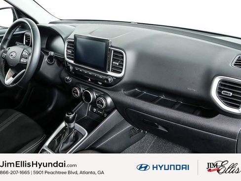 Certified 2025 Hyundai Venue SEL image 25