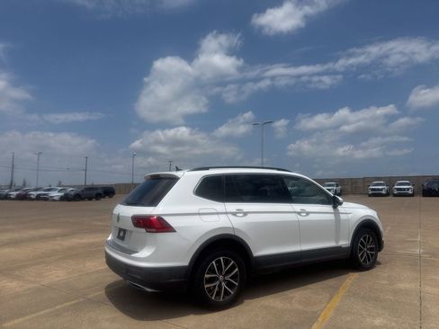 Used 2019 Volkswagen Tiguan SE FWD image 25