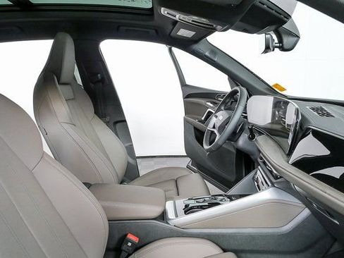 New 2025 Audi Q5 Premium Plus image 24