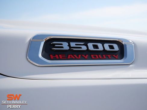 Used 2024 RAM 3500 Tradesman w/ Chrome Appearance Group image 10