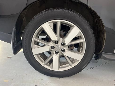 Used 2015 Nissan Pathfinder Platinum FWD image 17