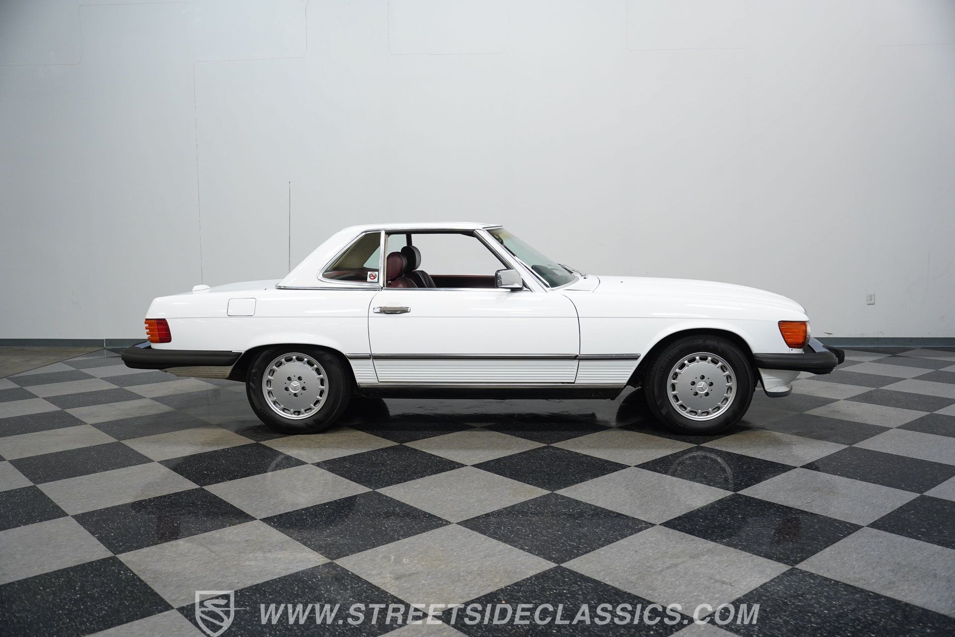 Used 1989 Mercedes-Benz 560 SL image 15