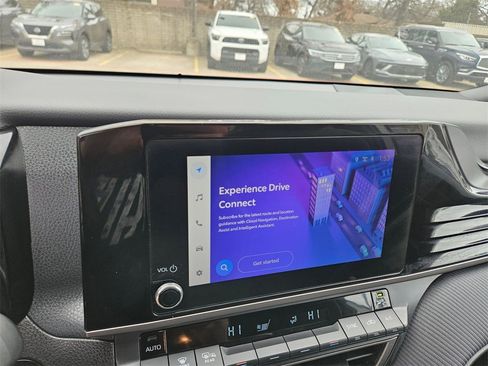 Used 2025 Toyota Camry SE image 21