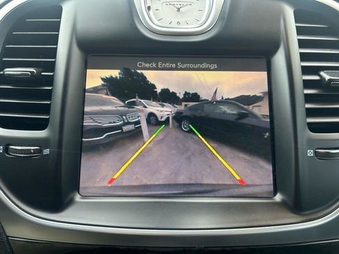 Used 2016 Chrysler 300 C RWD image 19