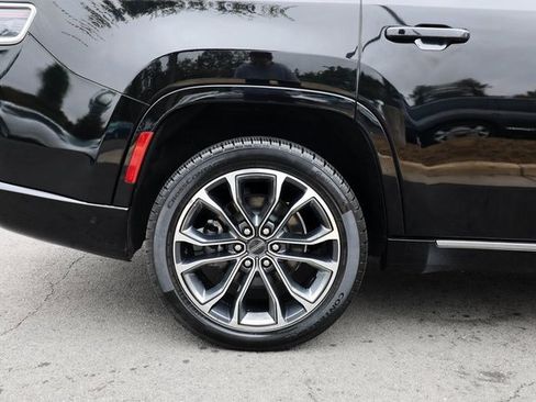 Used 2022 Jeep Grand Wagoneer Series III w/ Rear Seat Video Group 1 image 32