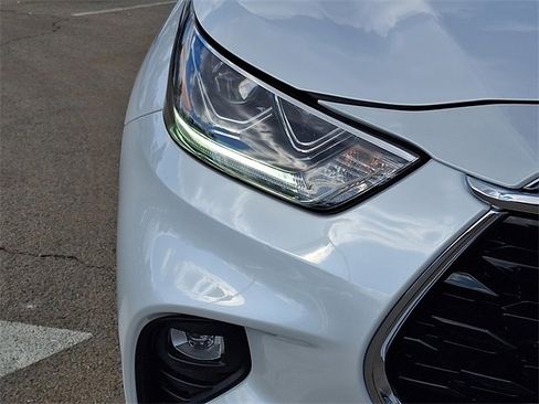 New 2026 Toyota Highlander Platinum image 9