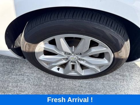 Used 2018 Chevrolet Impala LT w/ LT Entertainment Package FWD image 17