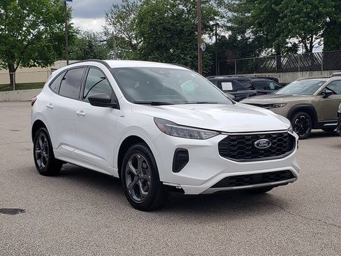 Used 2023 Ford Escape ST-Line w/ Tech Pack #1 AWD/4WD image 3