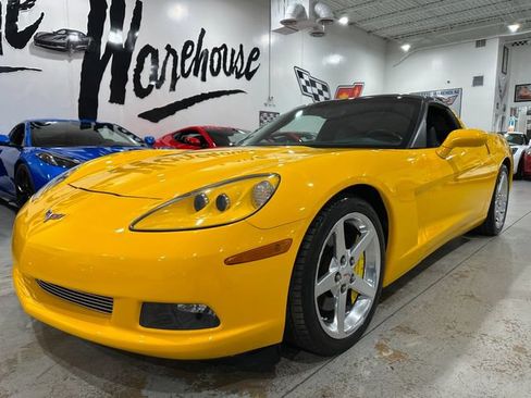 Used 2005 Chevrolet Corvette Coupe w/ Preferred Equipment Group RWD image 16