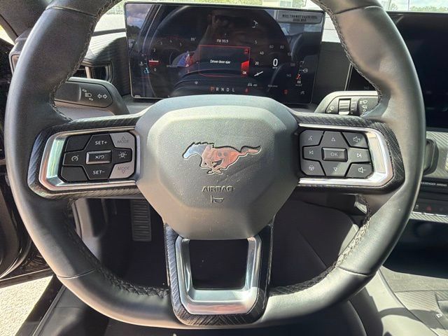 Used 2025 Ford Mustang Coupe RWD image 27