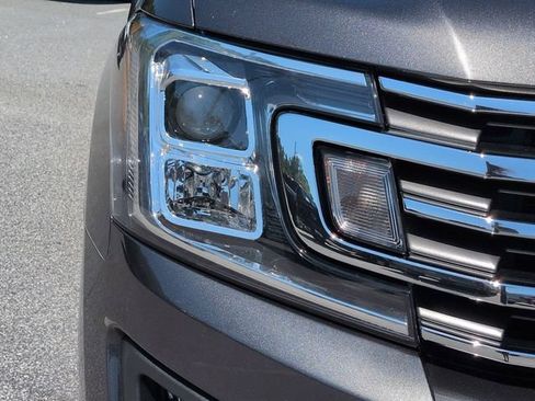 Used 2021 Ford Expedition XLT RWD image 10