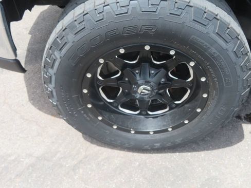 Used 2010 GMC Sierra 2500 SLT w/ SLT Convenience Package AWD/4WD image 16