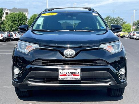 Used 2017 Toyota RAV4 XLE AWD/4WD image 3