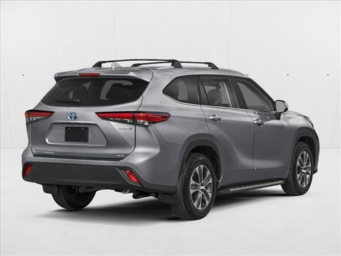 New 2026 Toyota Highlander XLE AWD/4WD image 2