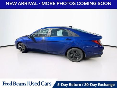 Used 2022 Hyundai Elantra SEL w/ Cargo Package image 3