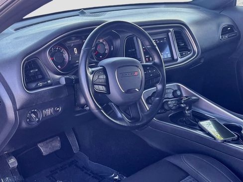 Used 2022 Dodge Challenger SXT w/ Driver Convenience Group AWD/4WD image 9