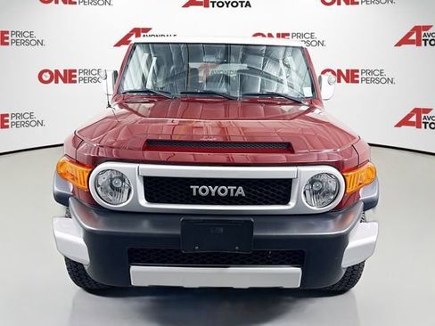 Used 2011 Toyota FJ Cruiser 4WD w/ Upgrade Pkg image 2