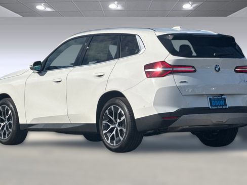 Used 2026 BMW X3 xDrive30 w/ Premium Package image 3