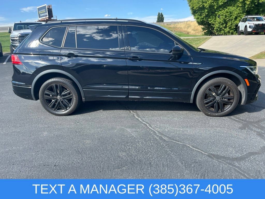 Used 2022 Volkswagen Tiguan SE R-Line AWD/4WD image 2