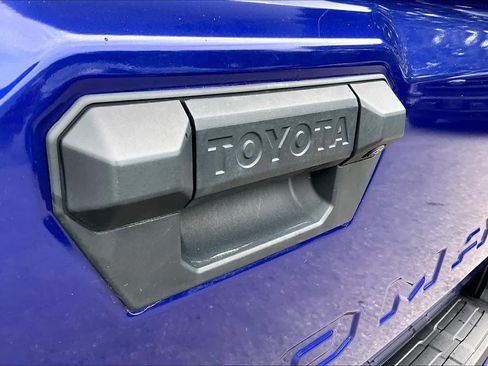 Certified 2024 Toyota Tacoma TRD Off-Road w/ TRD Off Road Upgrade Package AWD/4WD image 29