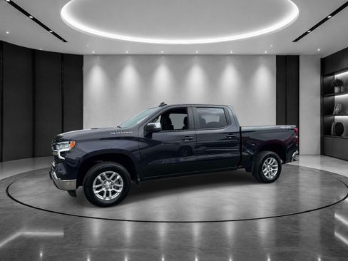 Used 2024 Chevrolet Silverado 1500 LT AWD/4WD image 2