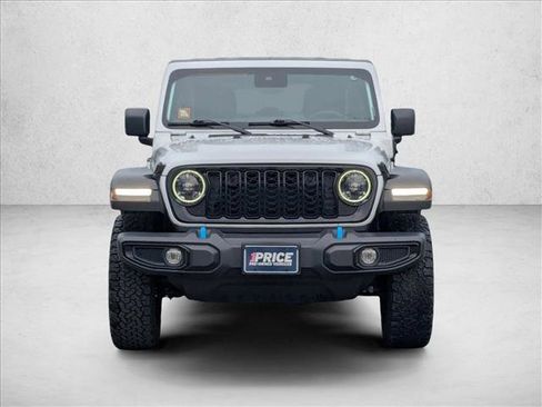 Used 2024 Jeep Wrangler Willys image 8