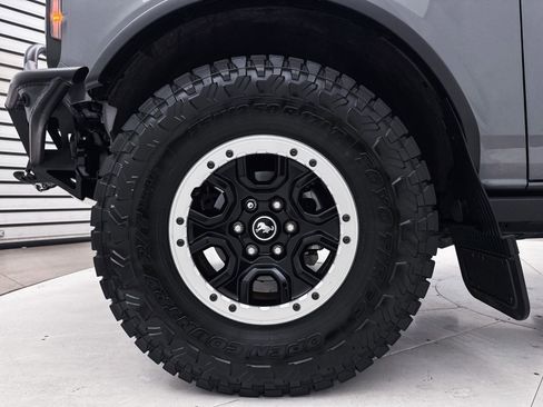 Used 2021 Ford Bronco Black Diamond w/ Sasquatch Package image 19