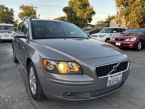 Used 2005 Volvo V50 T5 image 2