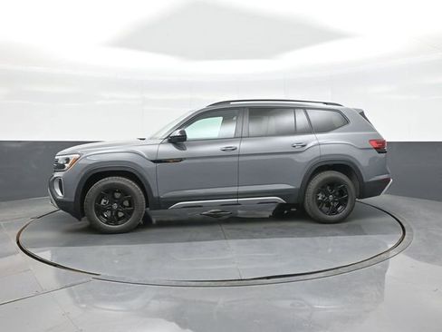 New 2026 Volkswagen Atlas Peak Edition image 4