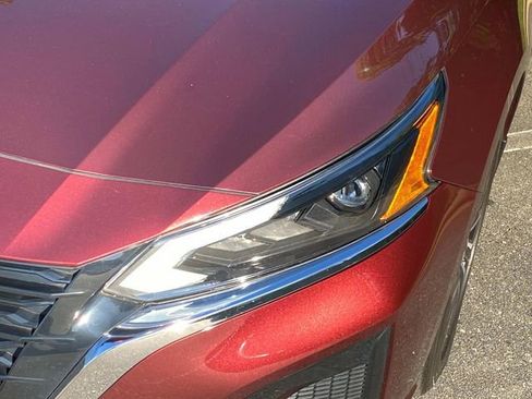Used 2023 Nissan Altima 2.5 SV FWD image 5