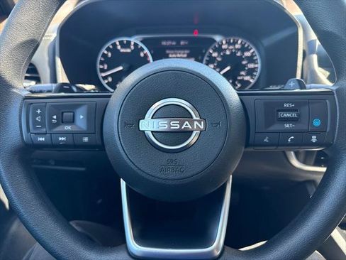 Used 2023 Nissan Rogue SV FWD image 15