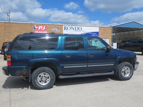 Used 2005 Chevrolet Suburban 2500 LS w/ Preferred Equipment Group image 1