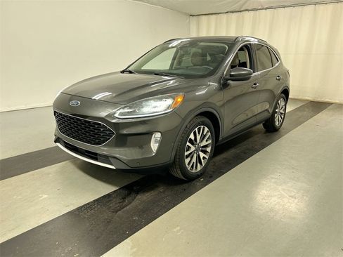Used 2020 Ford Escape Titanium image 5